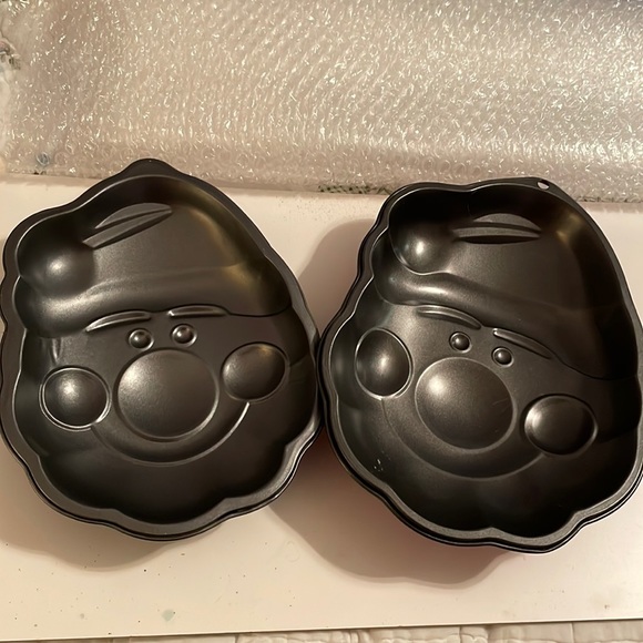 Santa Claus Face Cake Pan - Picture 2 of 10